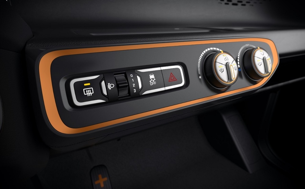 Wie ein 'echtes' Auto kommt auch der E100 mit Traktionskontrolle, Klimaanlage und vielem mehr.